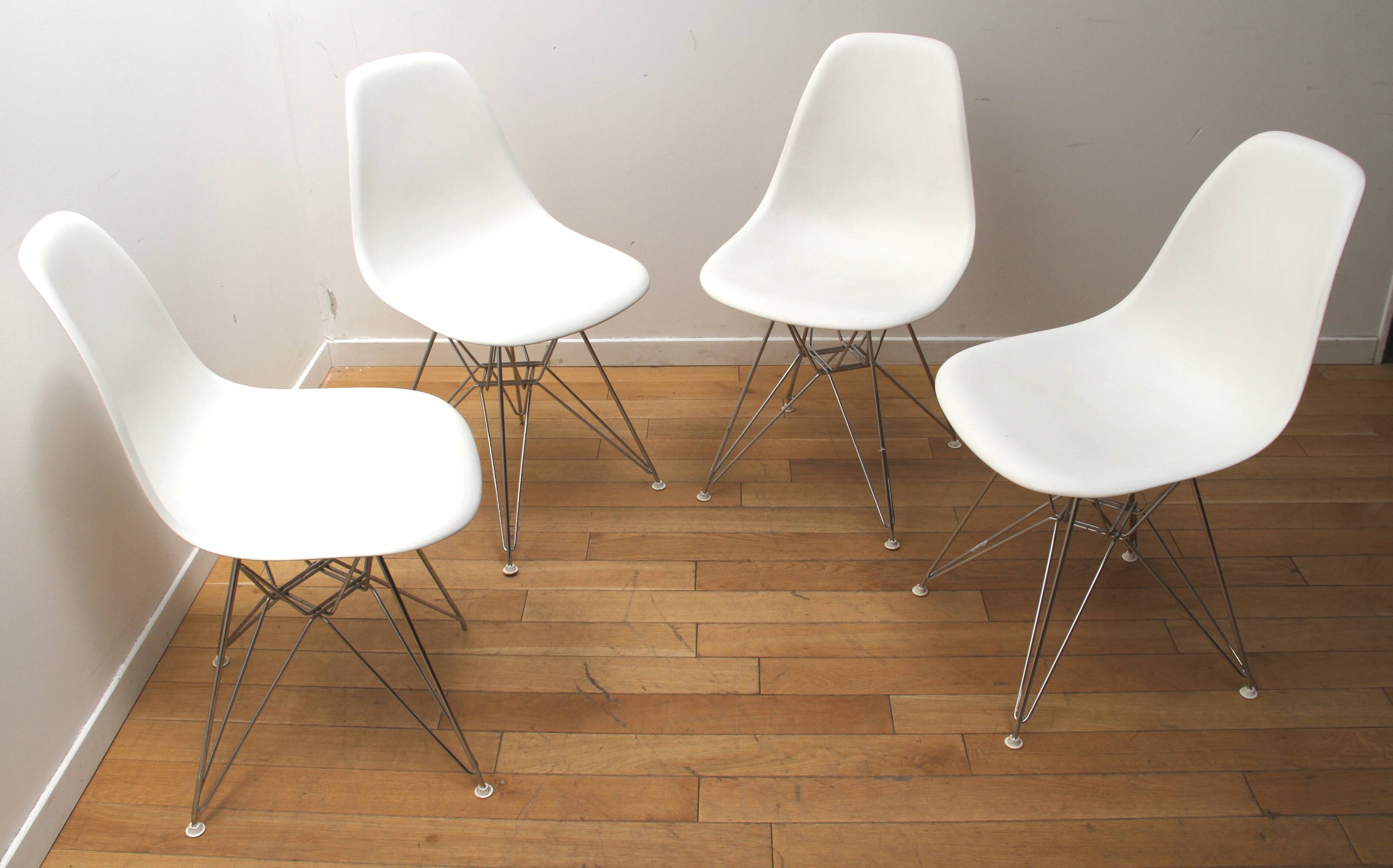 DSR chair, Charles & Ray Eames Vitra