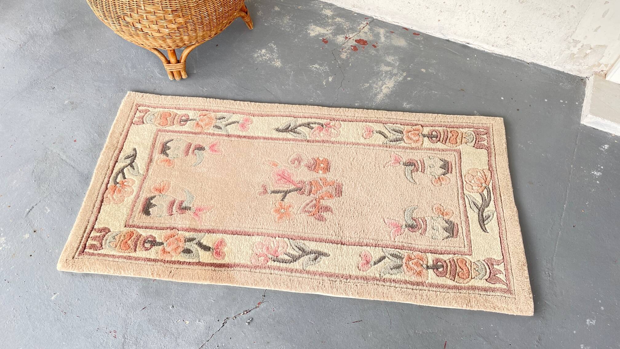 Vintage beige pink velvet rug 118 x 60cm