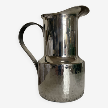Vase pichet moderniste en métal argenté martelé Porciani Italy 1960