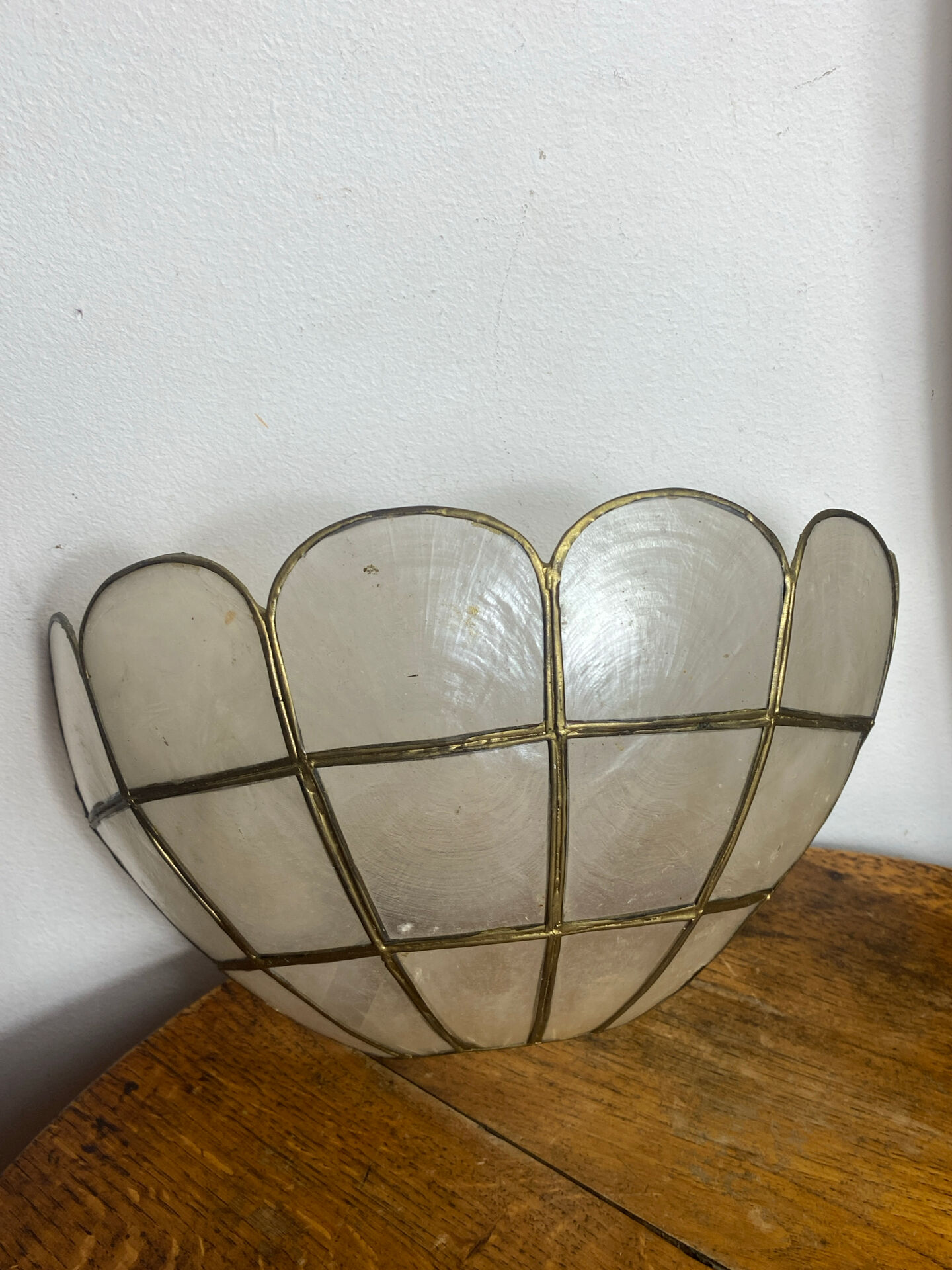 Mother-of-pearl and brass wall light