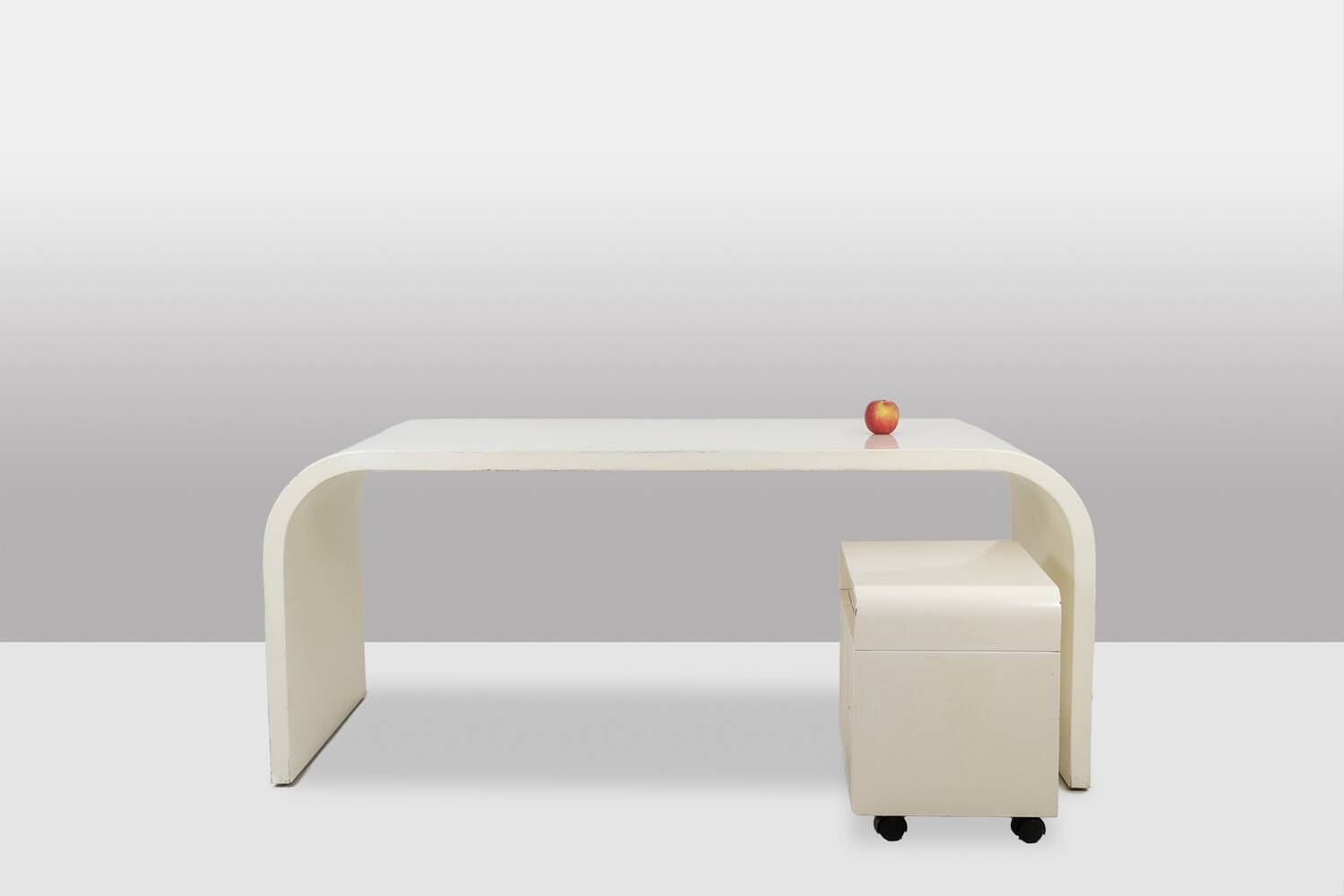 Desk and its cardboard box in white lacquered plywood. 1970s.