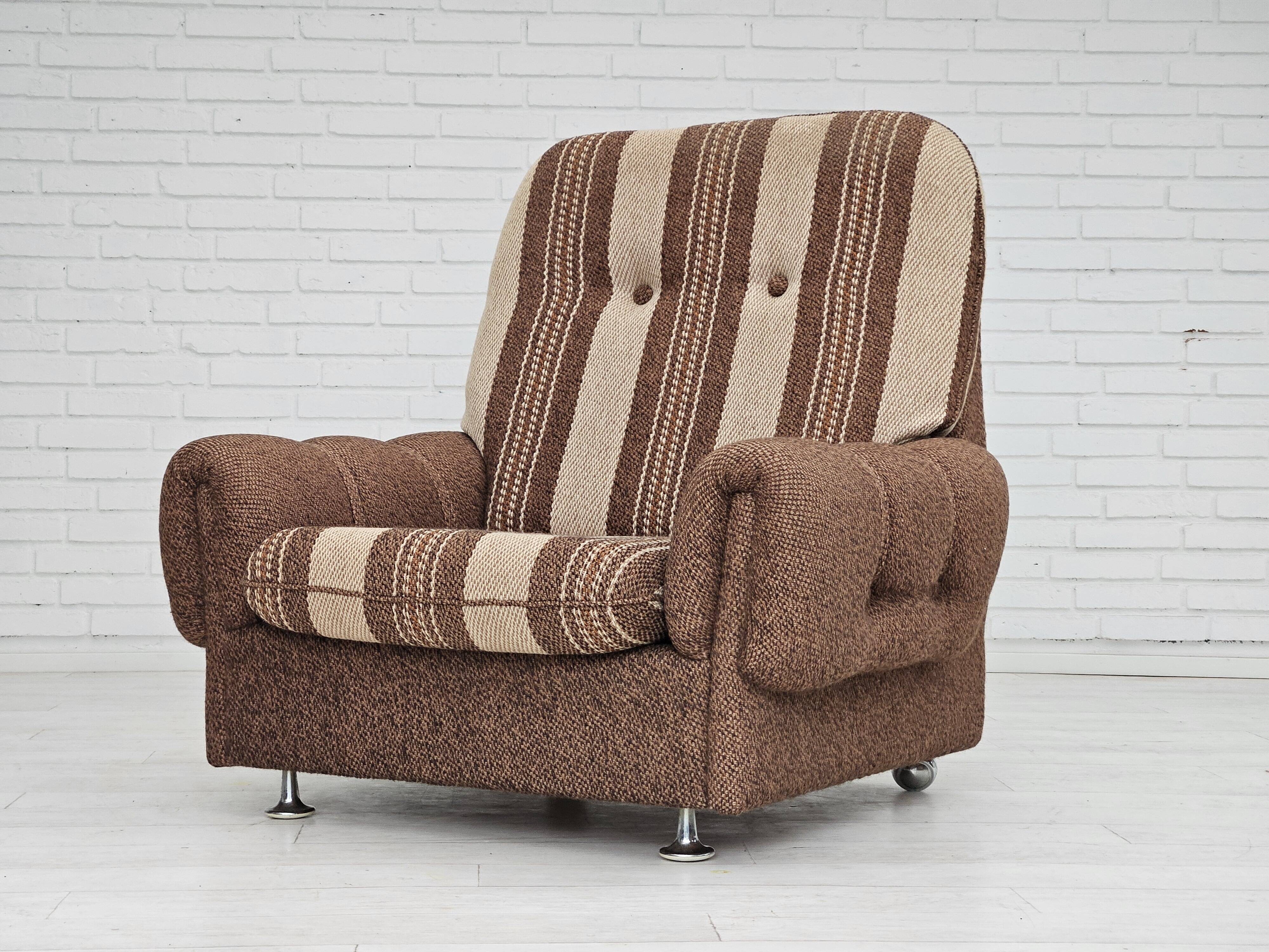 Fauteuil relax danois, revêtement en laine d'origine, années 70