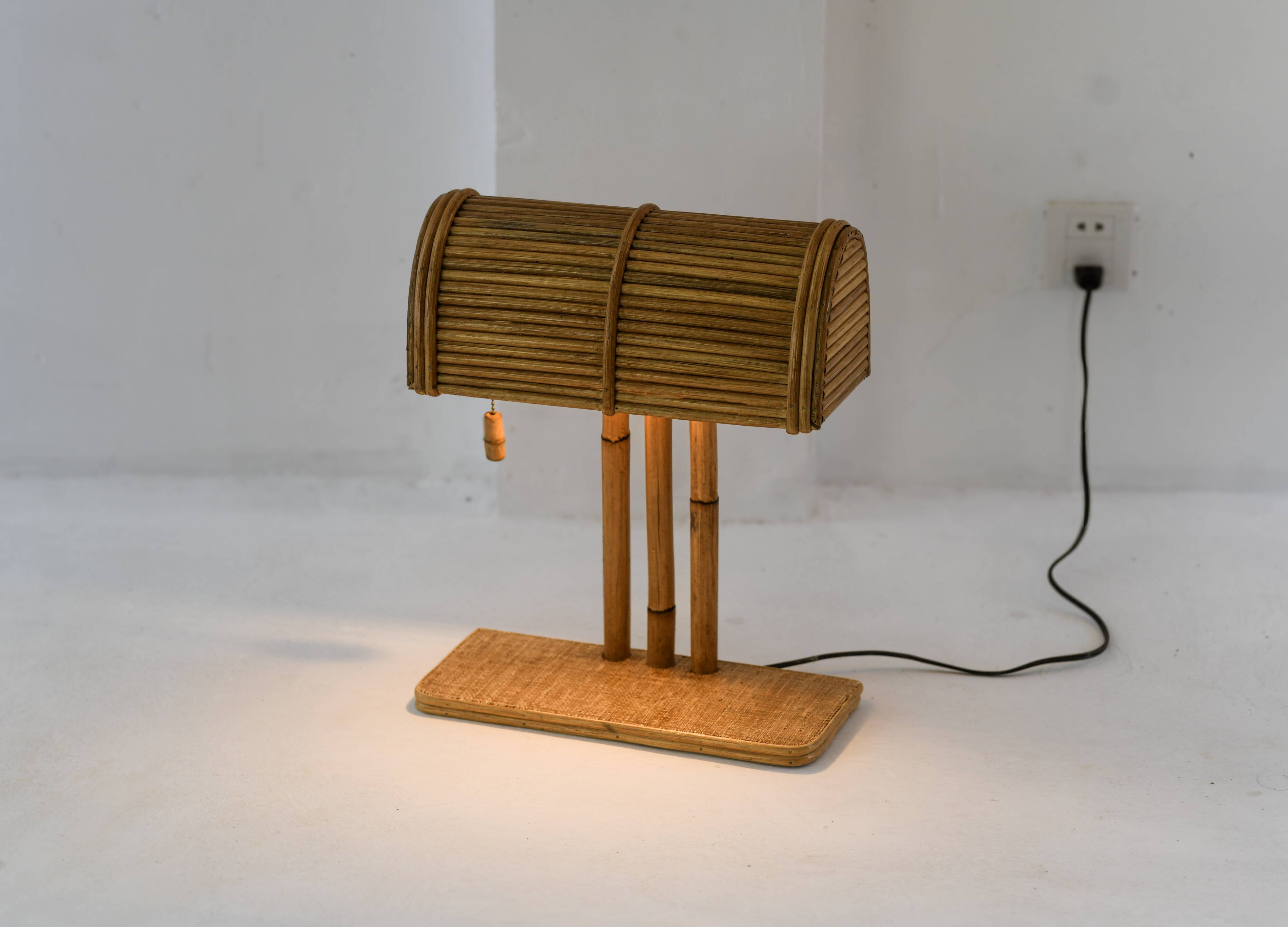 Lampe de bureau moderne en rotin BP