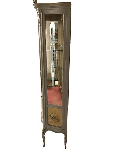 Lively rockery style display case in gray lacquered wood and painted flower decoration. Around 1900