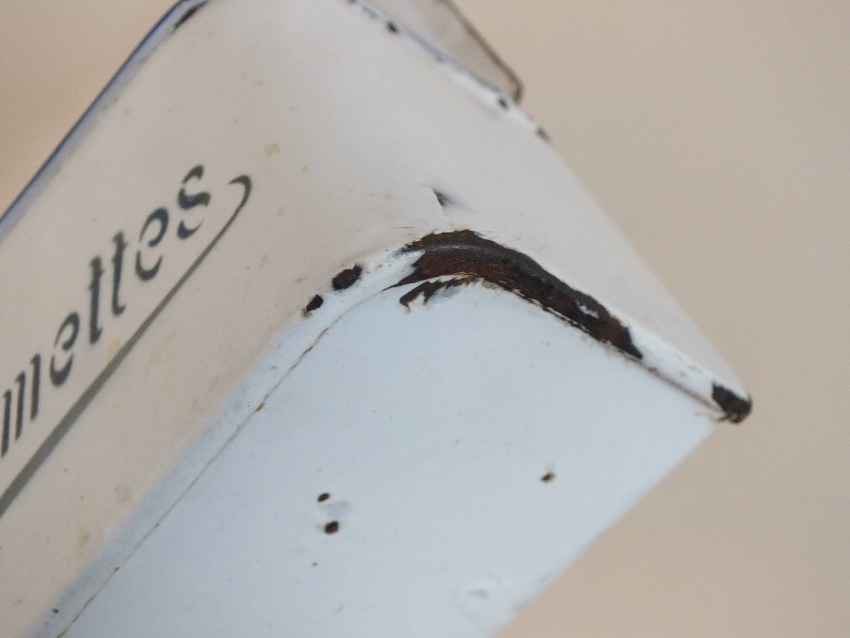 old matchbox in enameled sheet metal