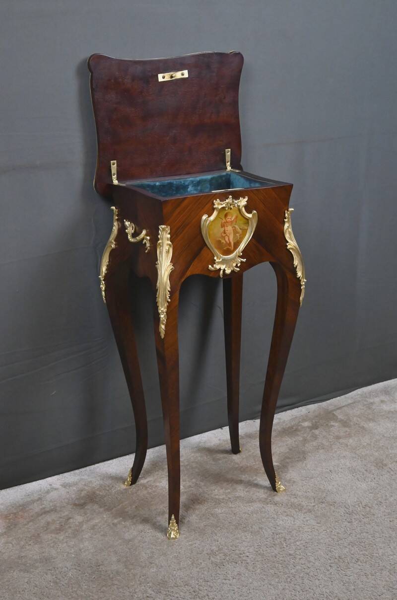 Small working coffee table in marquetry, Louis XV style – late 19th century.