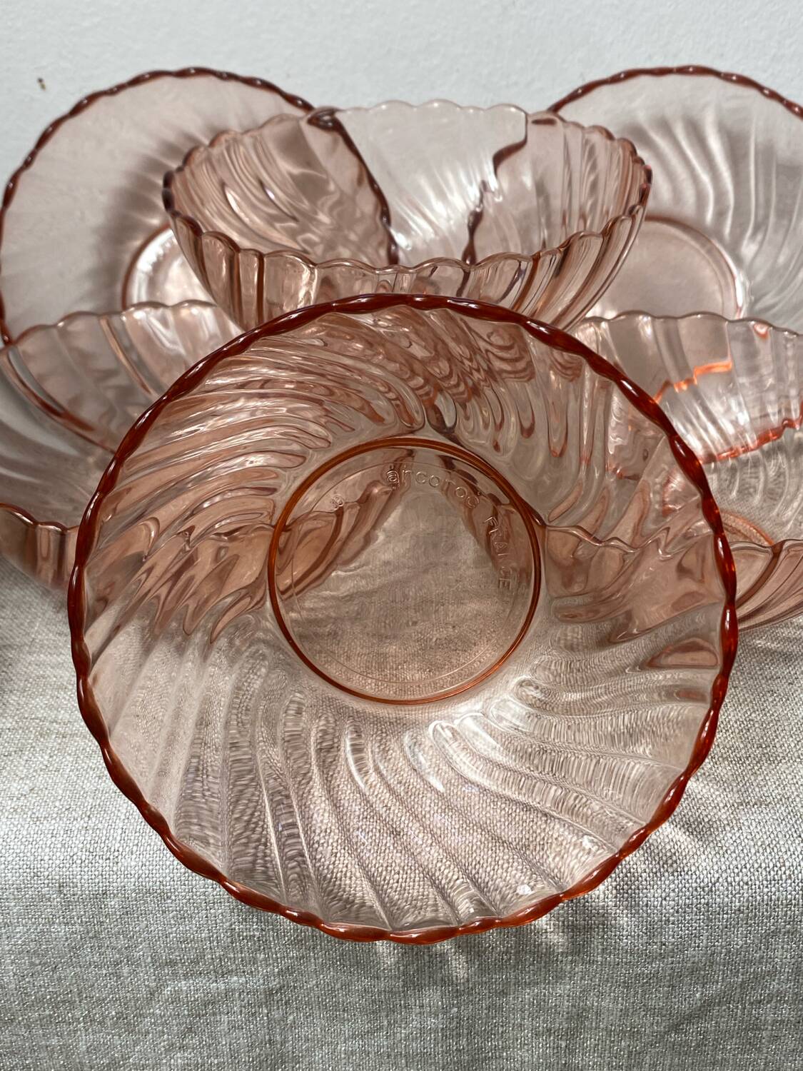 Six coupelles Arcoroc modèle Rosaline en verre rose