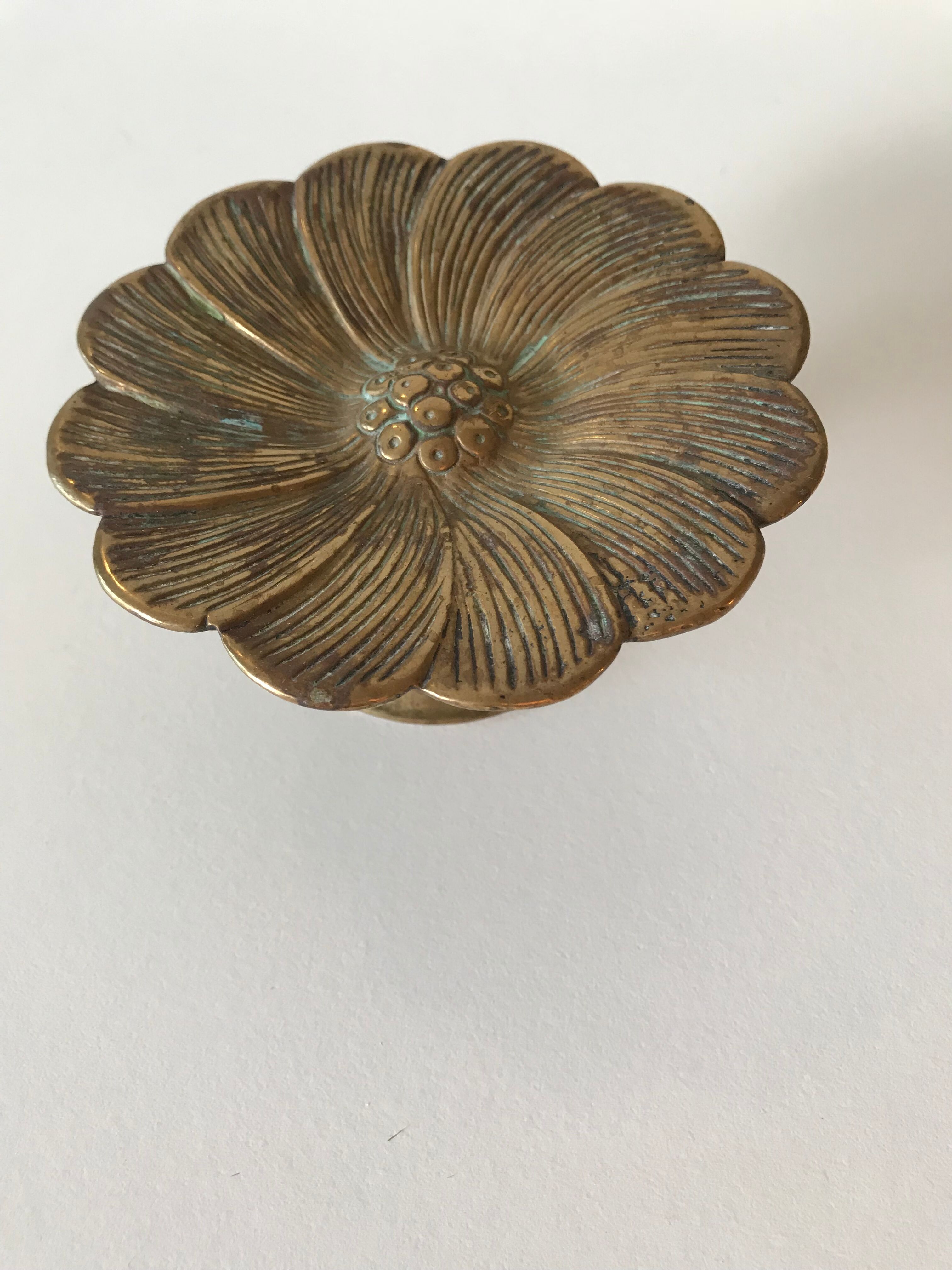 Cup flowers in brass