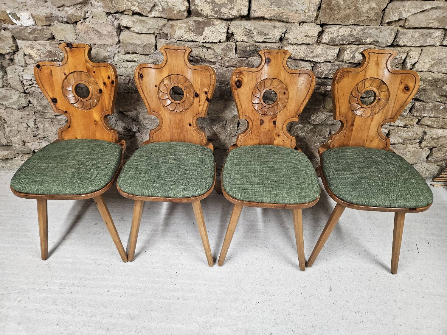 Lot 4 chaises auberge bistrot 1970"