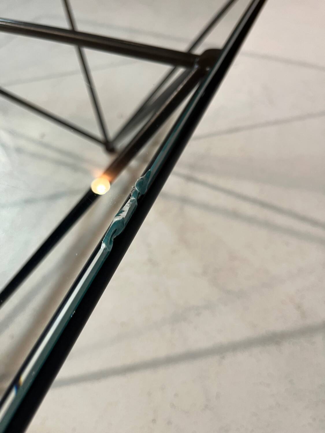 Alanda-style glass and steel coffee table from 1990.