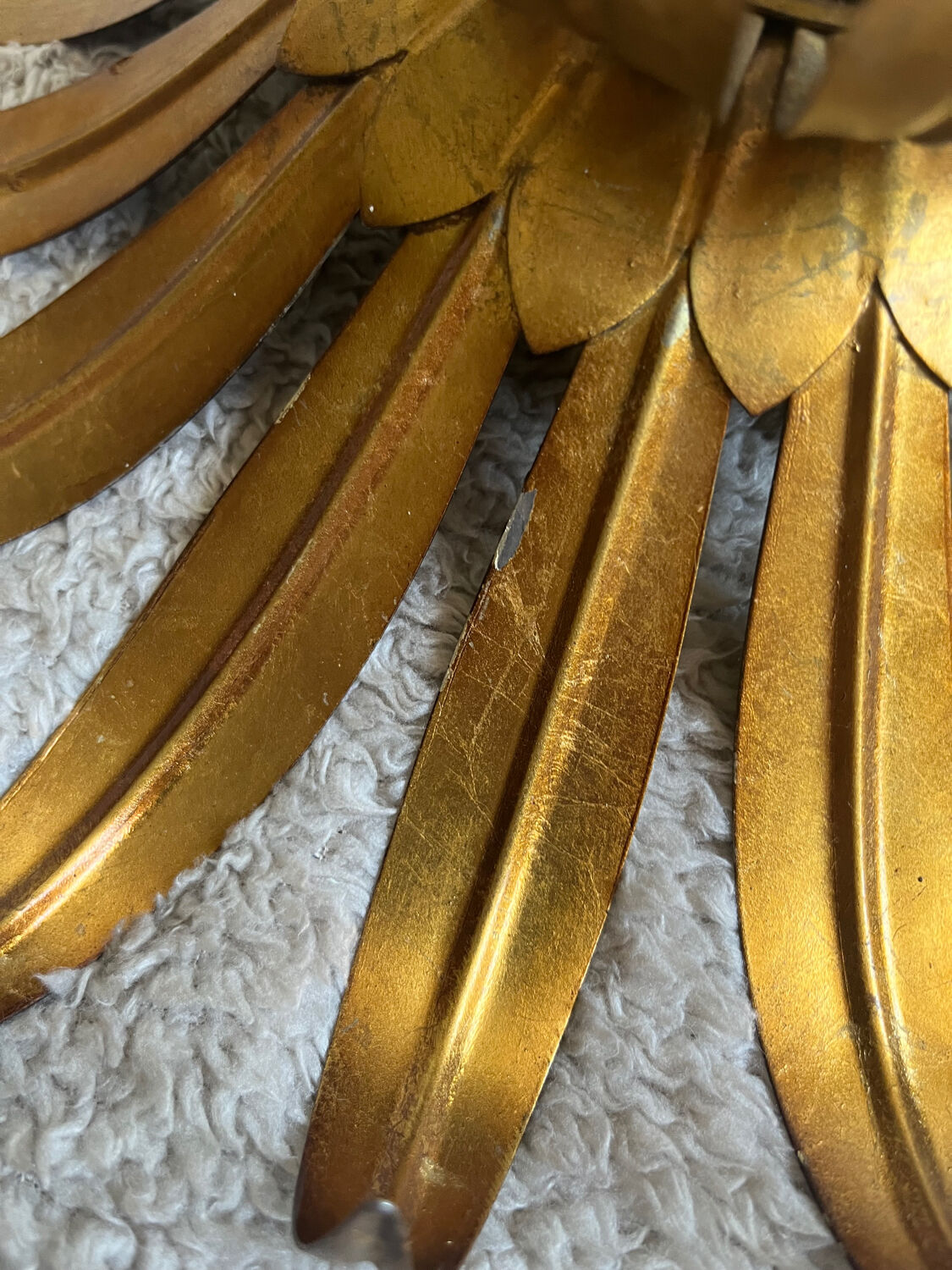 Ceiling lamp pendant in aged gilded metal palm leaf