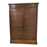 Double curtain cabinet