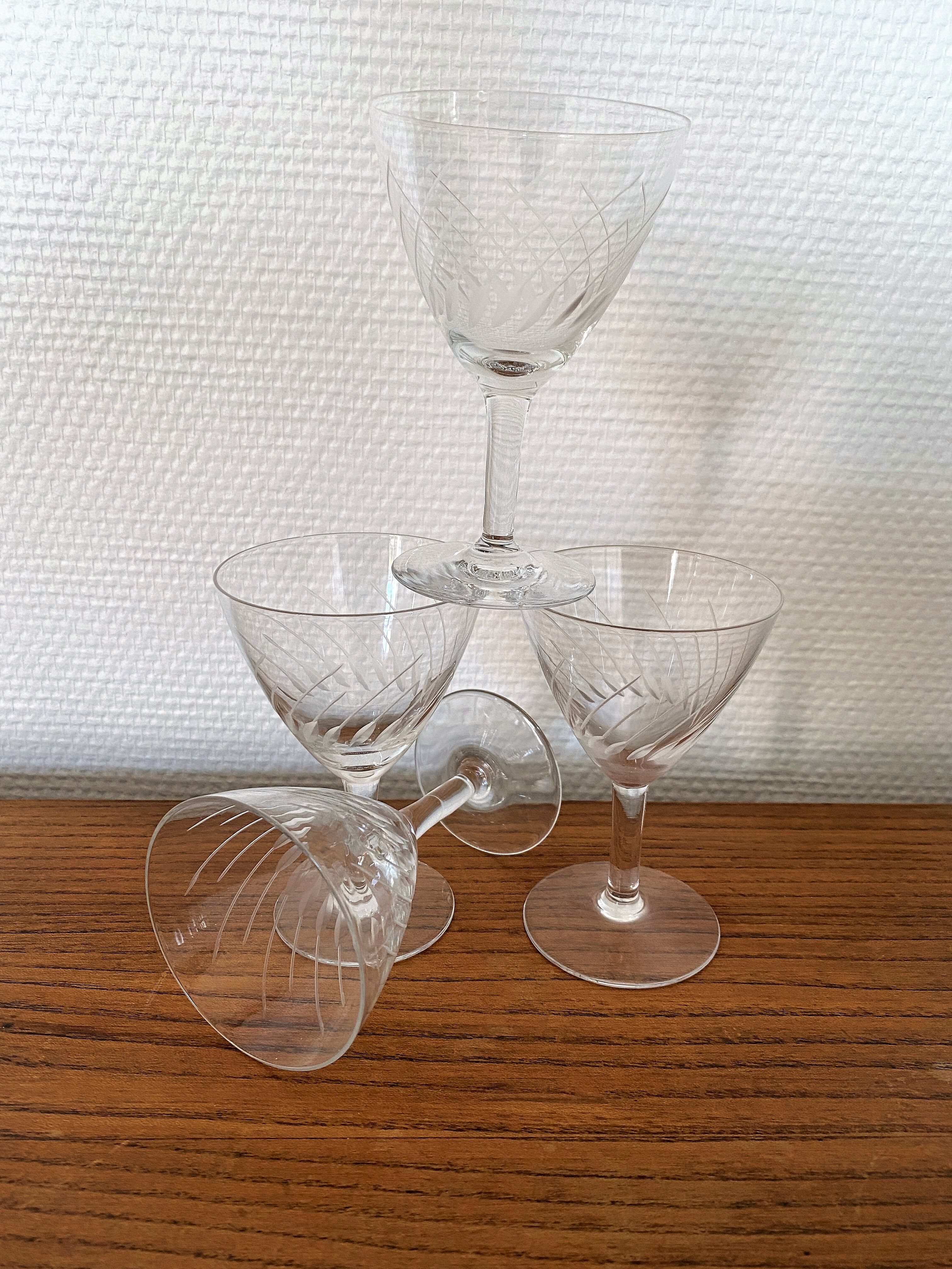 4 white wine glasses in engraved glass 6 cl