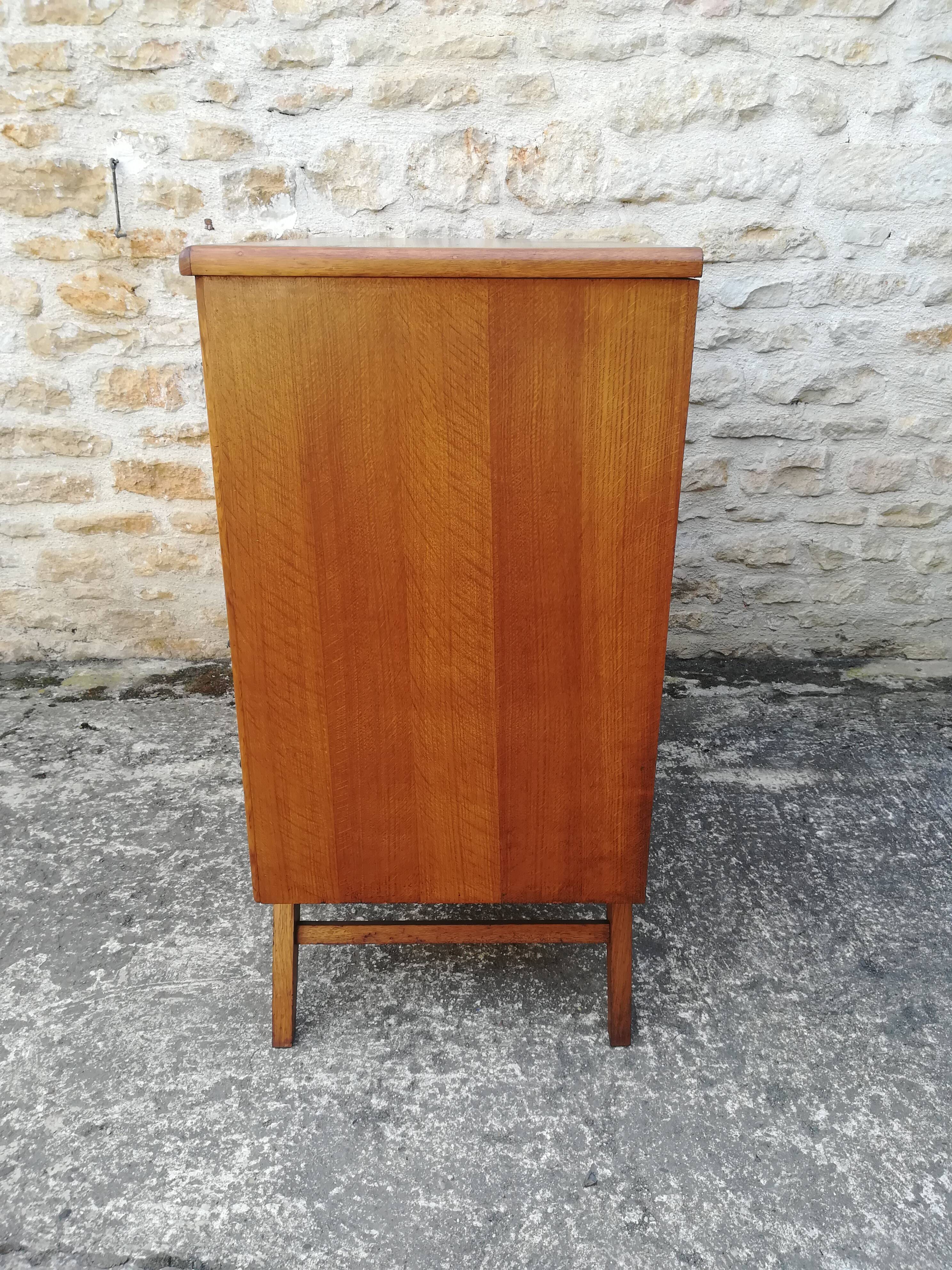 Vintage oak chest of drawers
