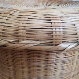Wicker basket with lid