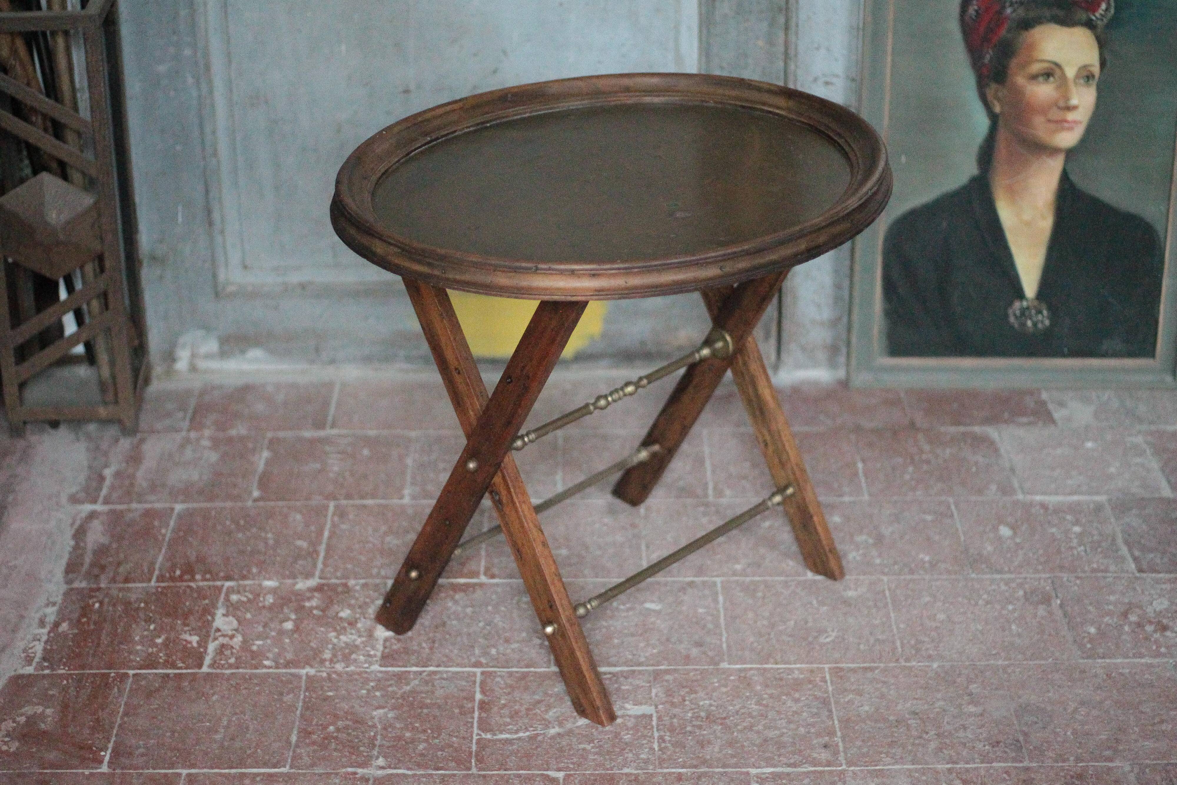 Small folding coffee table with a wooden top and brass in the Napoléon III style.