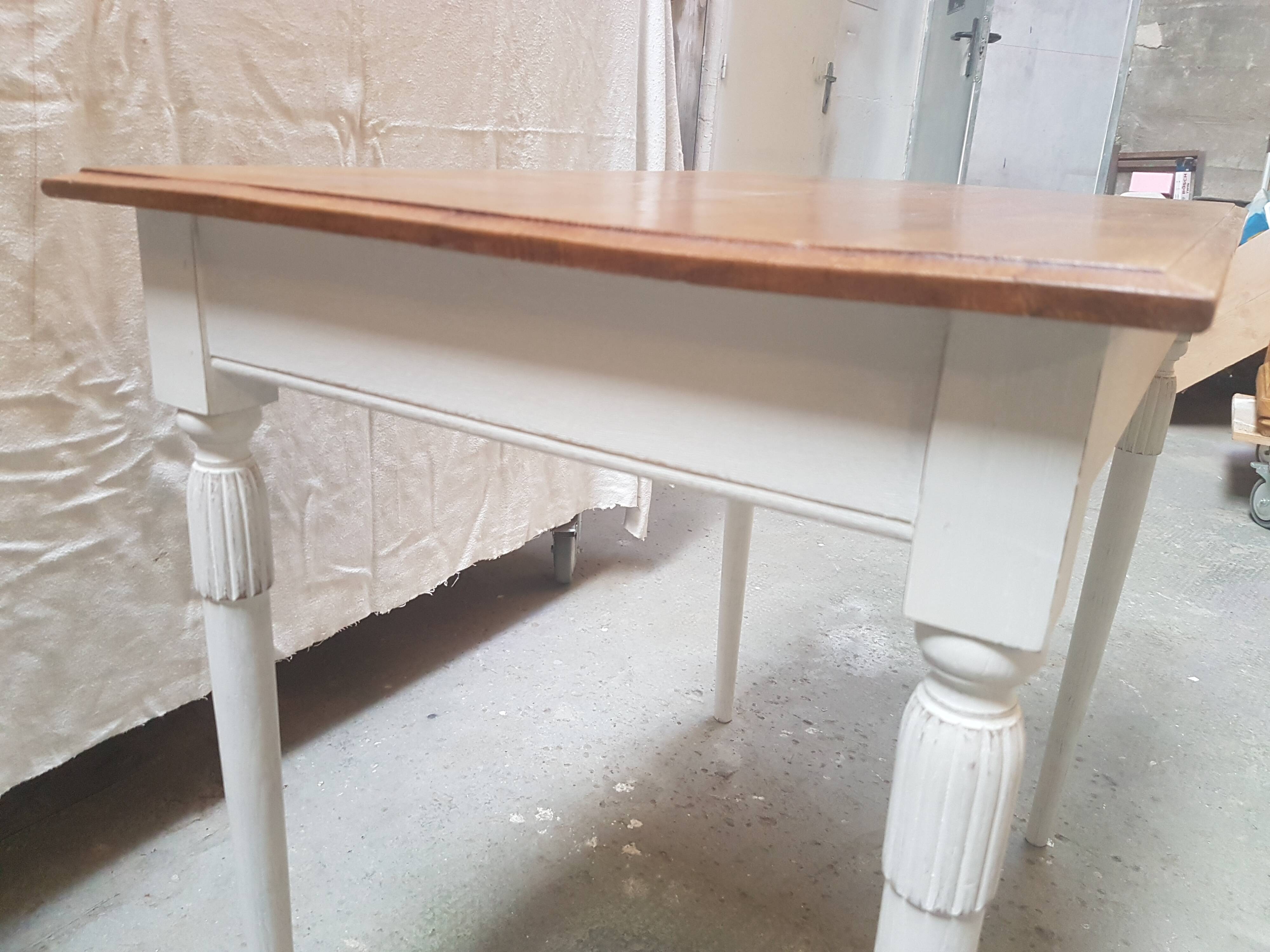 Old desk table in oak tapered white patinated feet