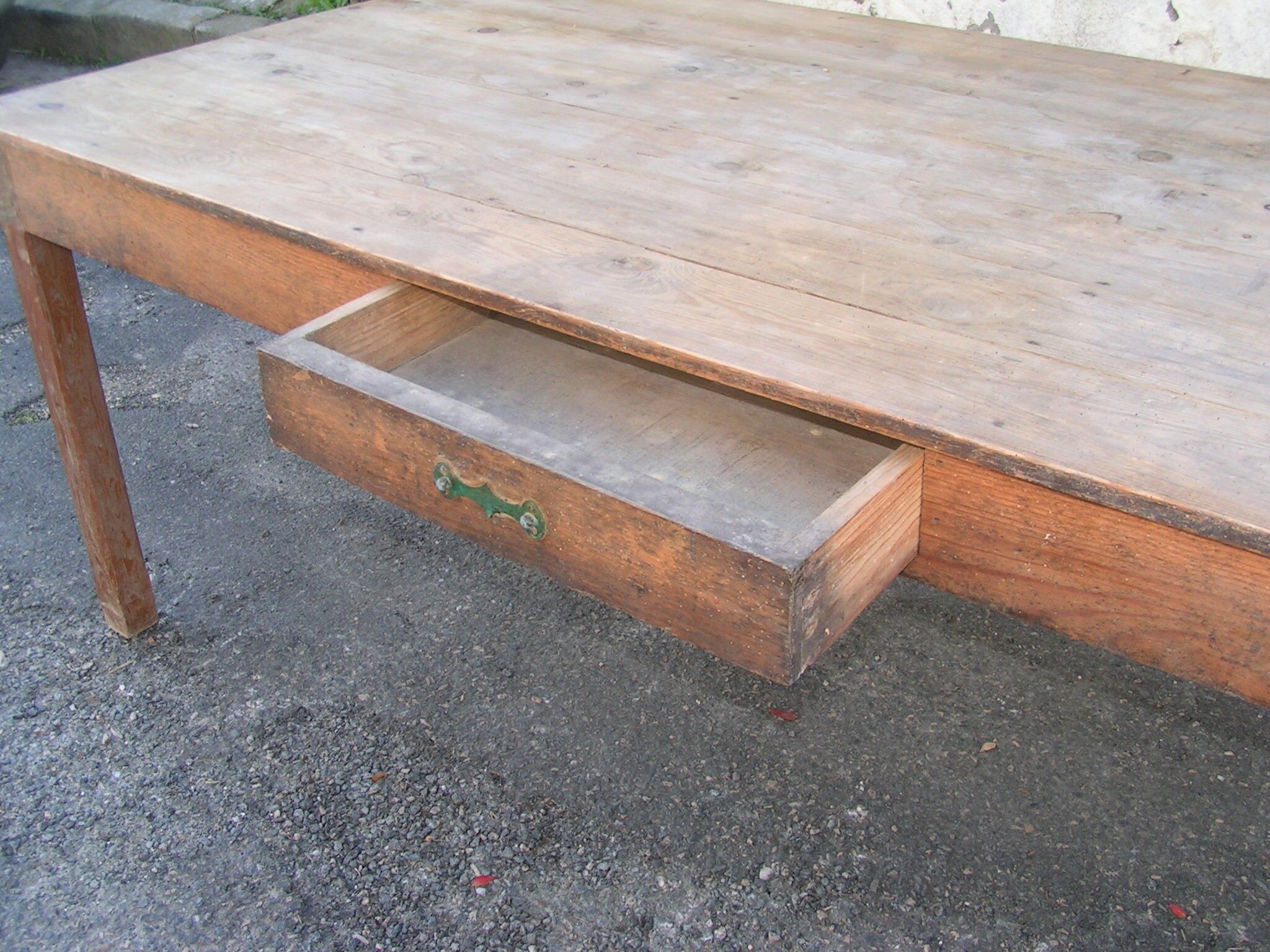 Farm table