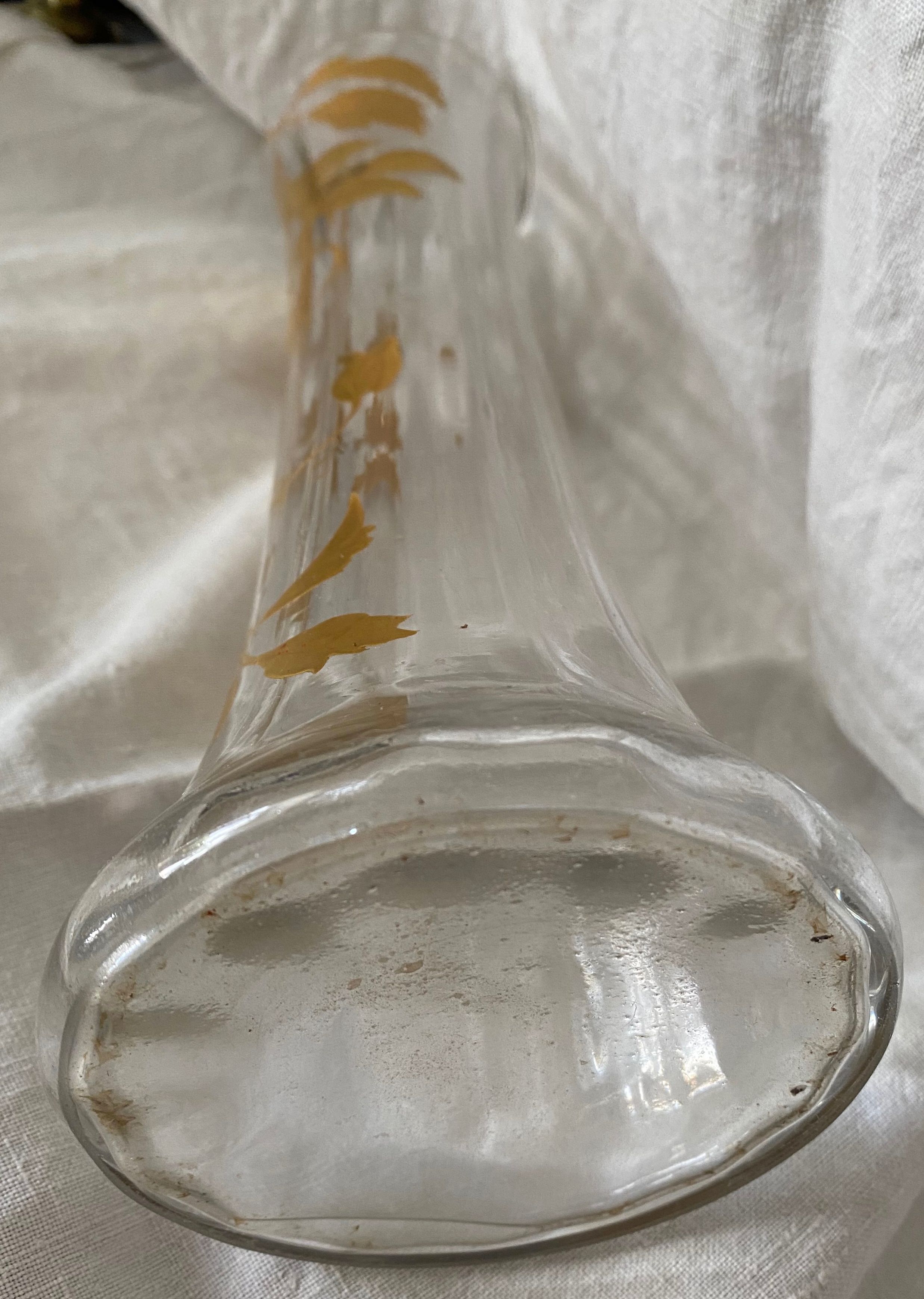 Vase with arabesques of Flowers Gold in Blown Glass Art Nouveau