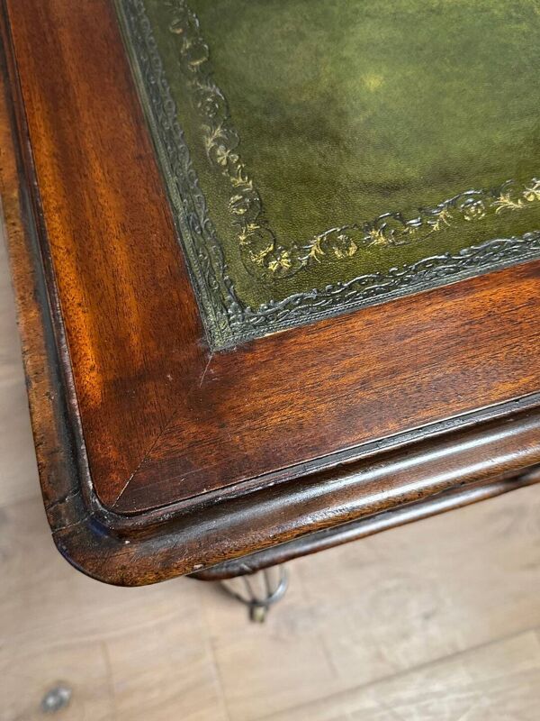 Table à écrire ancienne