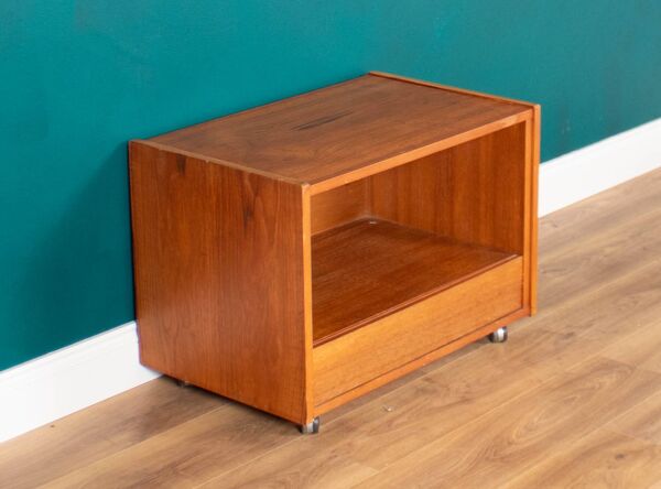 Table d'appoint de table de lampe de meuble TV rétro en teck des années 1960