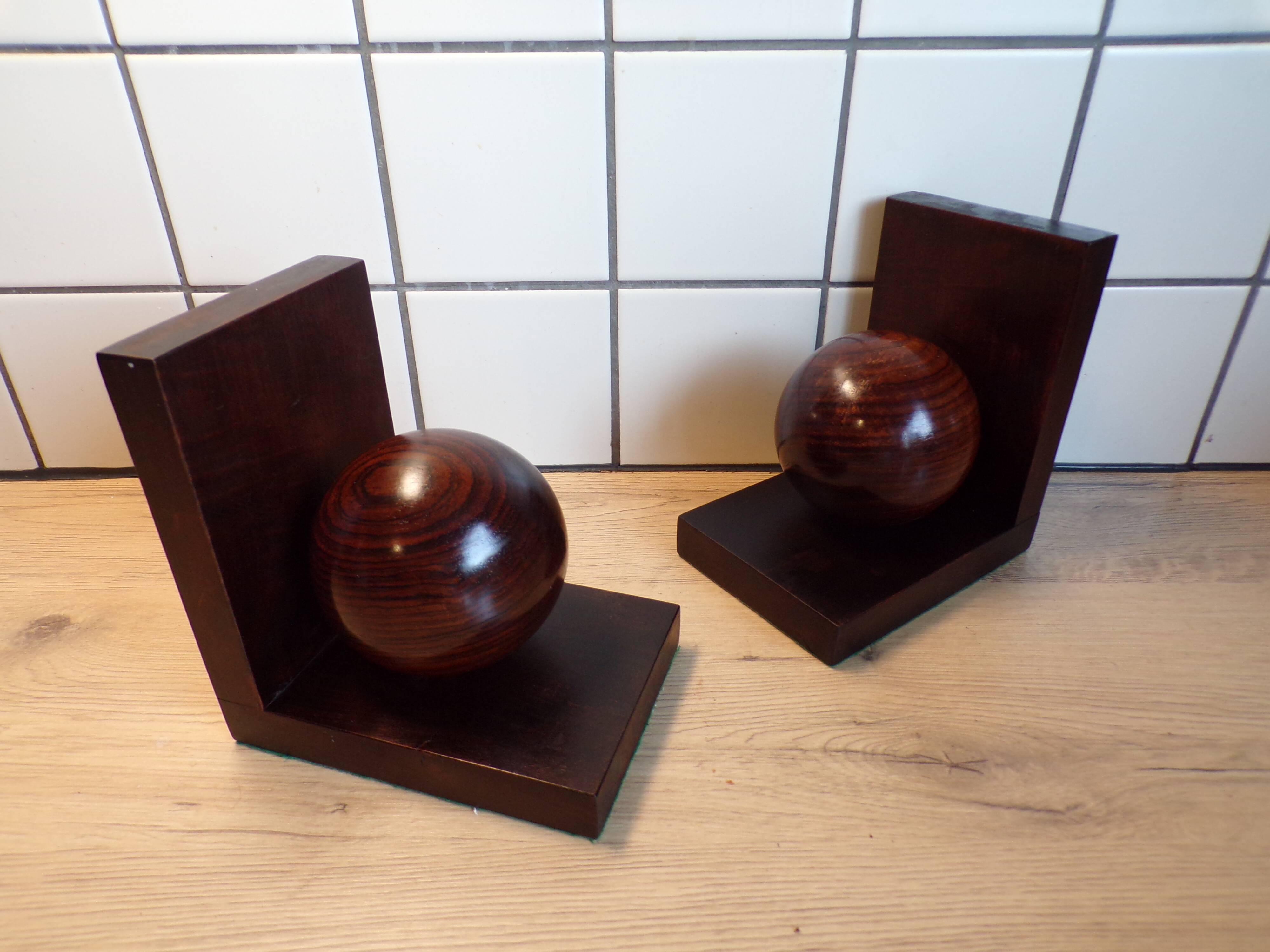 Paire de serre-livres art déco boule bois