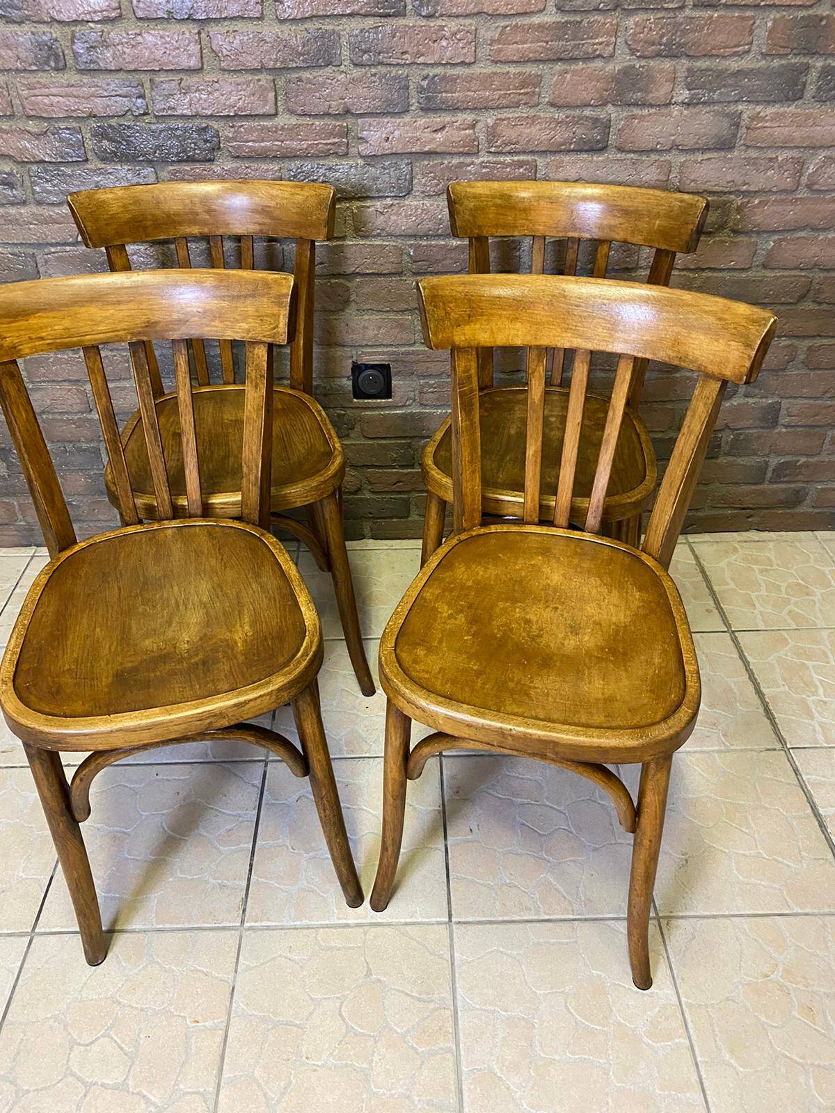 Lot de chaises Fischel