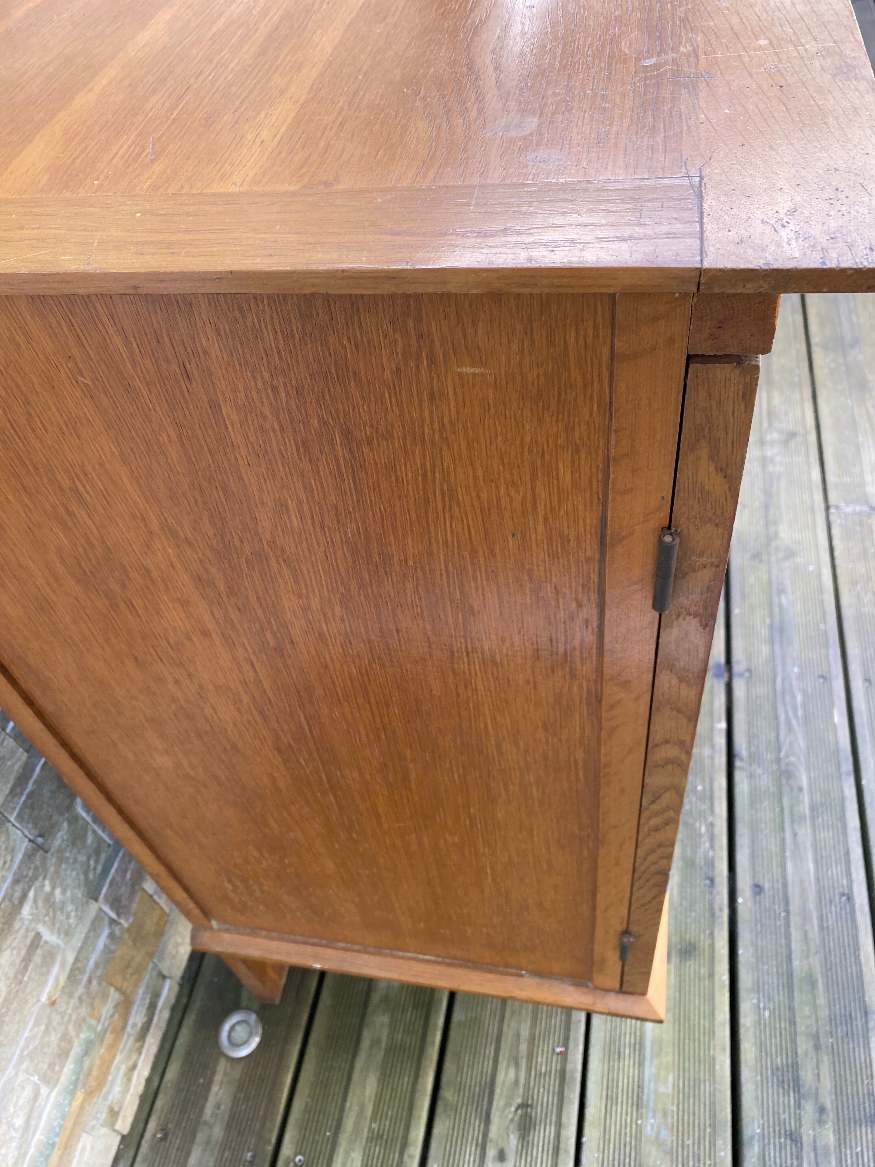 Buffet vintage feet compass