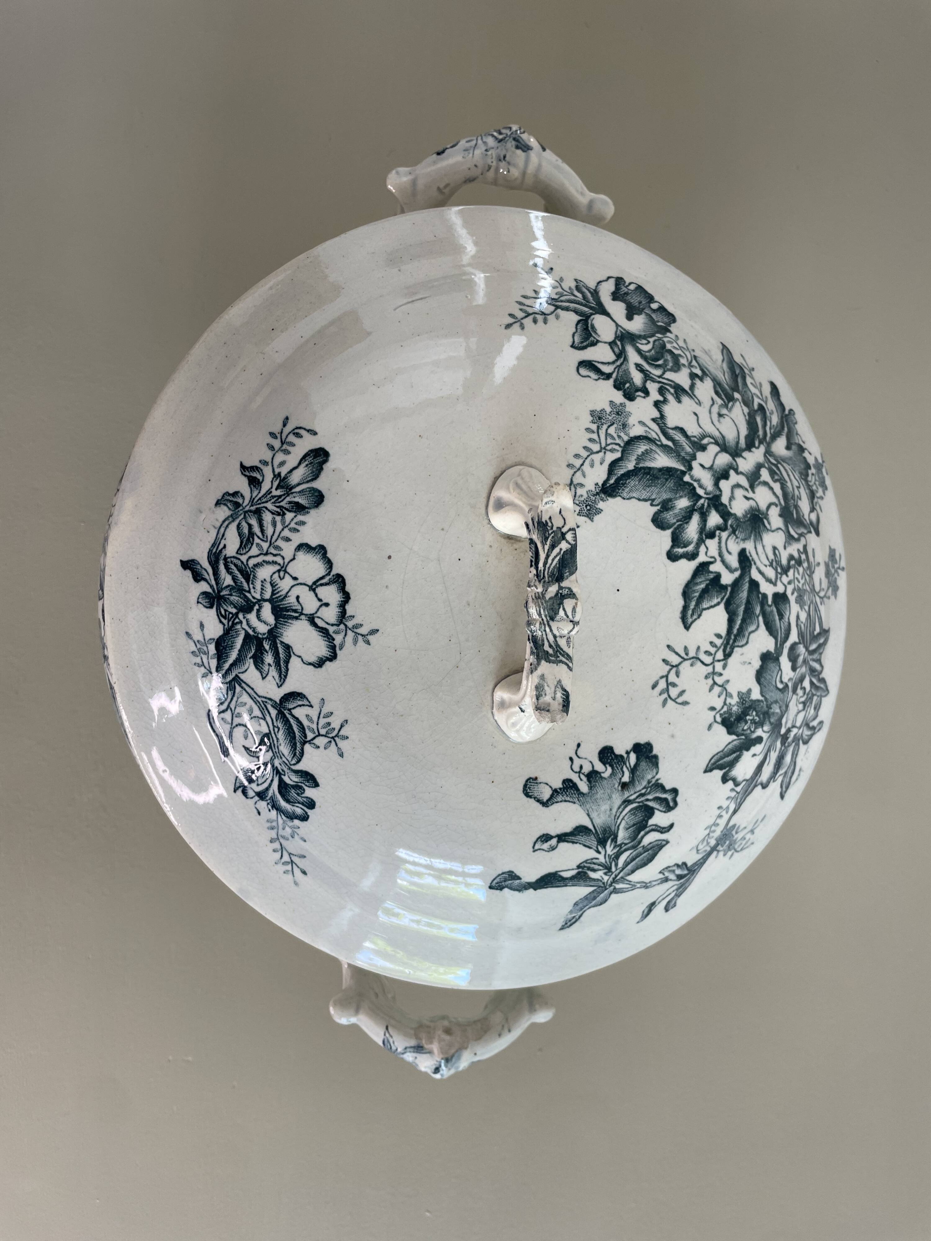 Soupière en terre de fer modèle Floréal