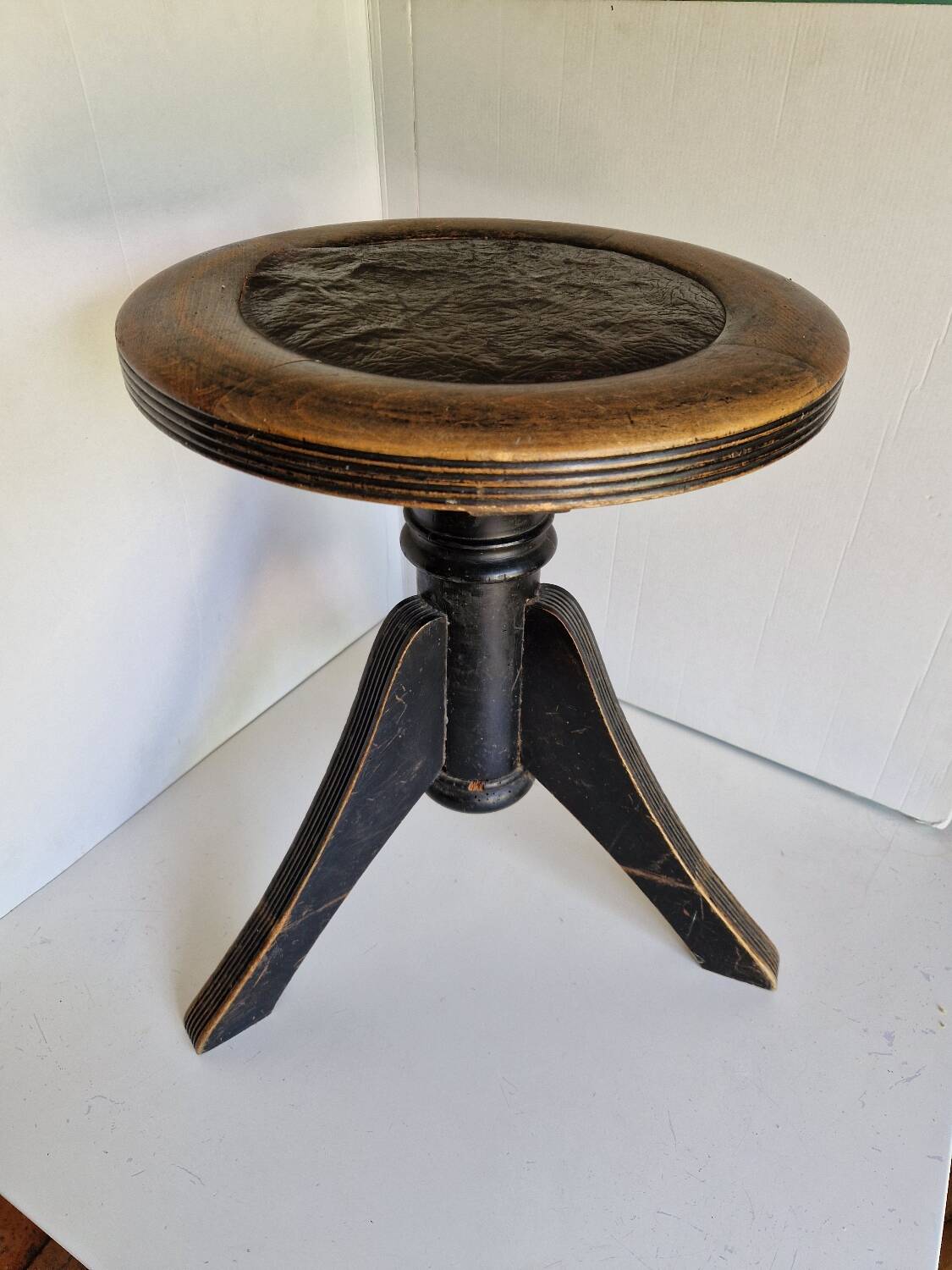 Antique 1920 Art Nouveau piano stool