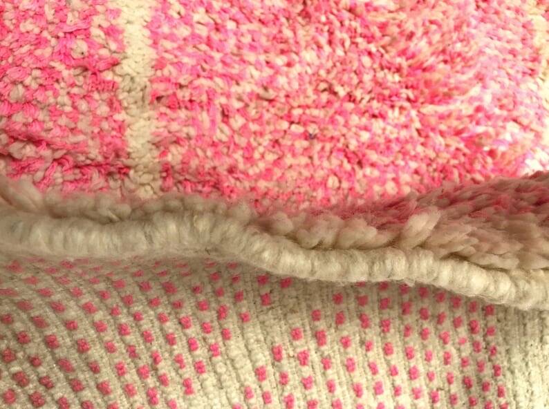 Handmade Moroccan wool rug size 150 x 250 cm pink