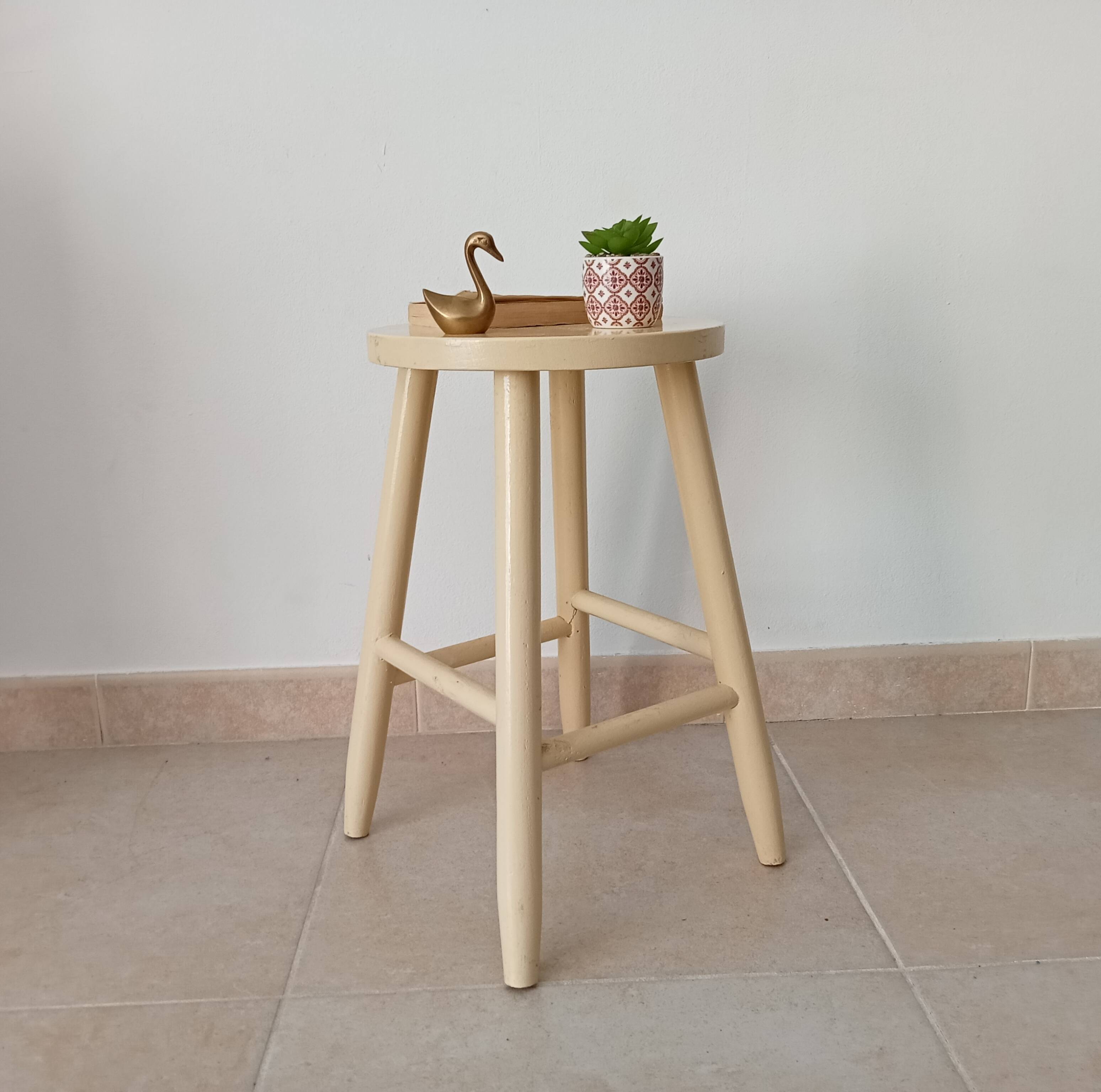 Vintage artisanal turned wooden stool from the 70s