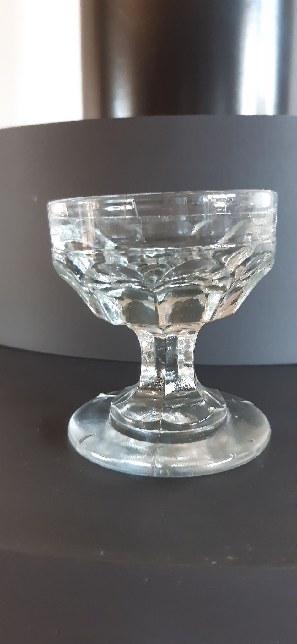 Set of 6 cups in molded glass pressed late nineteenth