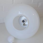 Suspension scandinave vintage / Lustre blanc de style moderne du milieu du siècle