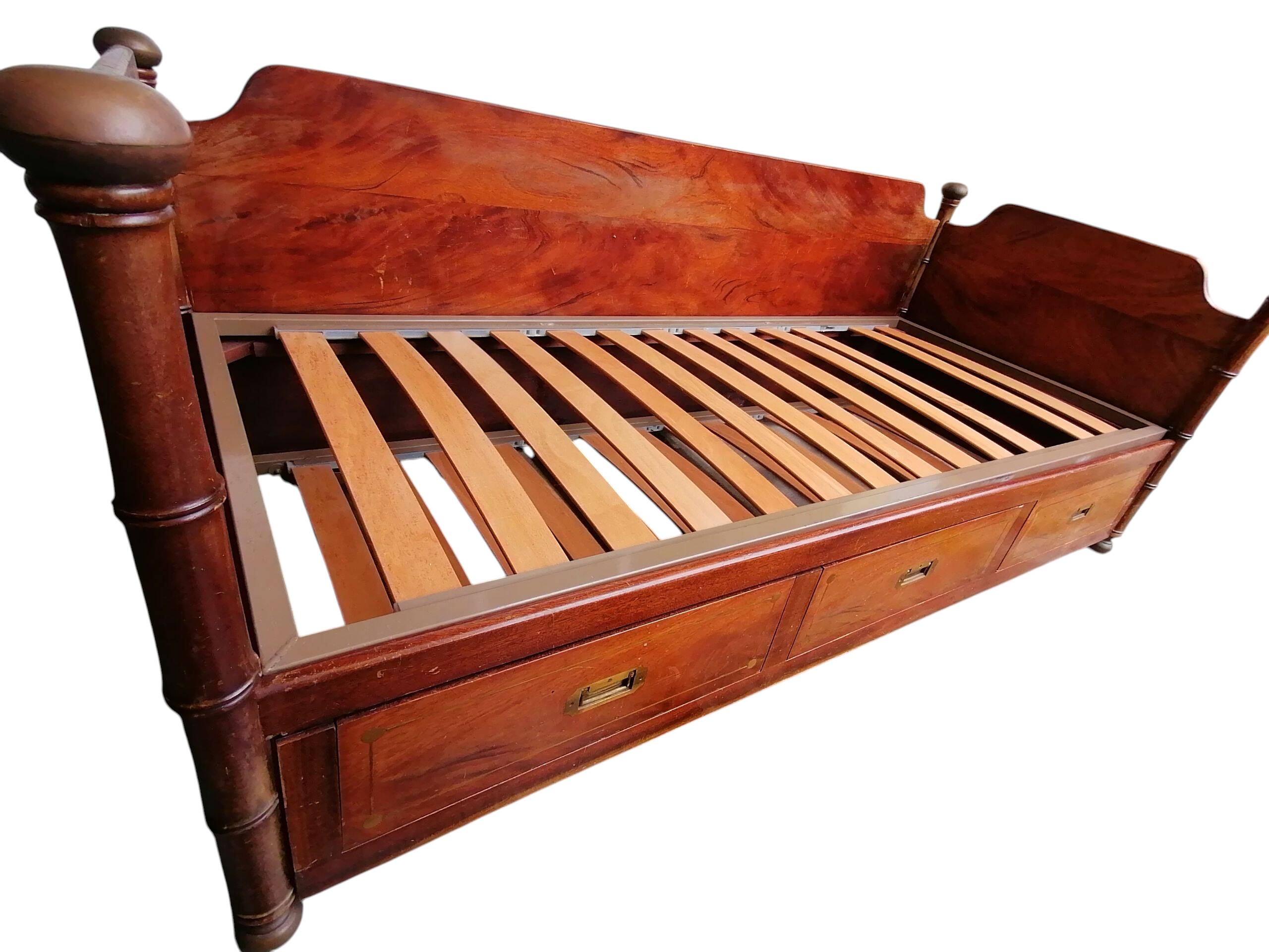 Divano letto in stile nautico in mogano con dettagli in ottone, fine XIX