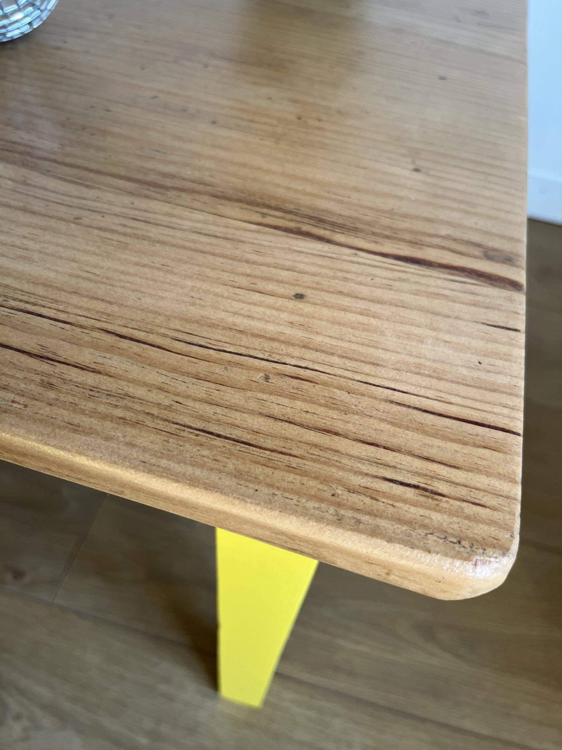 Wooden coffee table relooked in yellow
