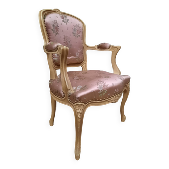 Fauteuil style Louis XV en bois  laqué