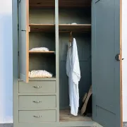 Armoire parisienne 