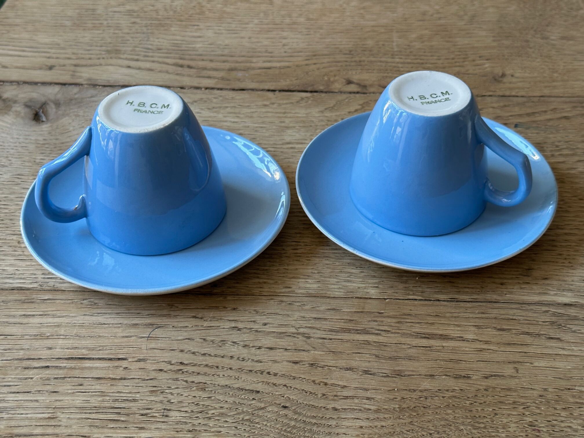 Cups and saucers Choisy-le-Roi