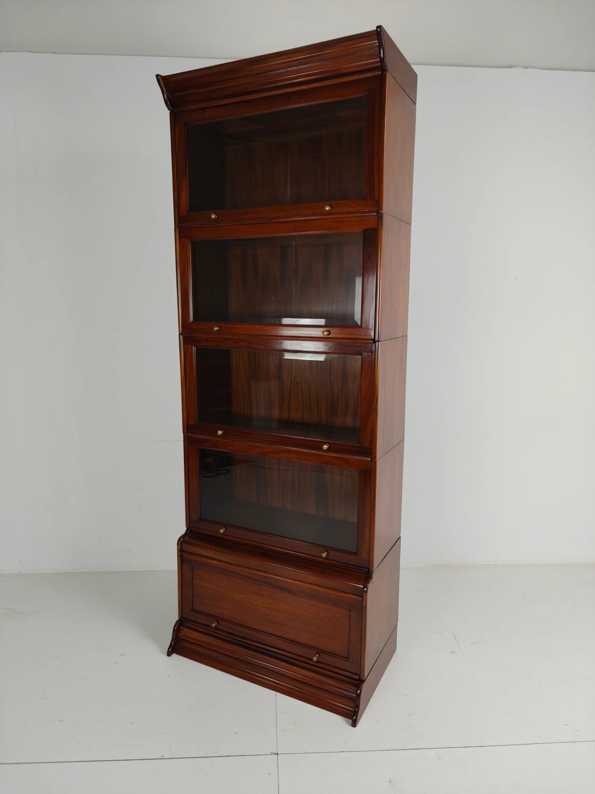 Bibliothèque de style Globe-Wernicke – acajou – verre biseauté