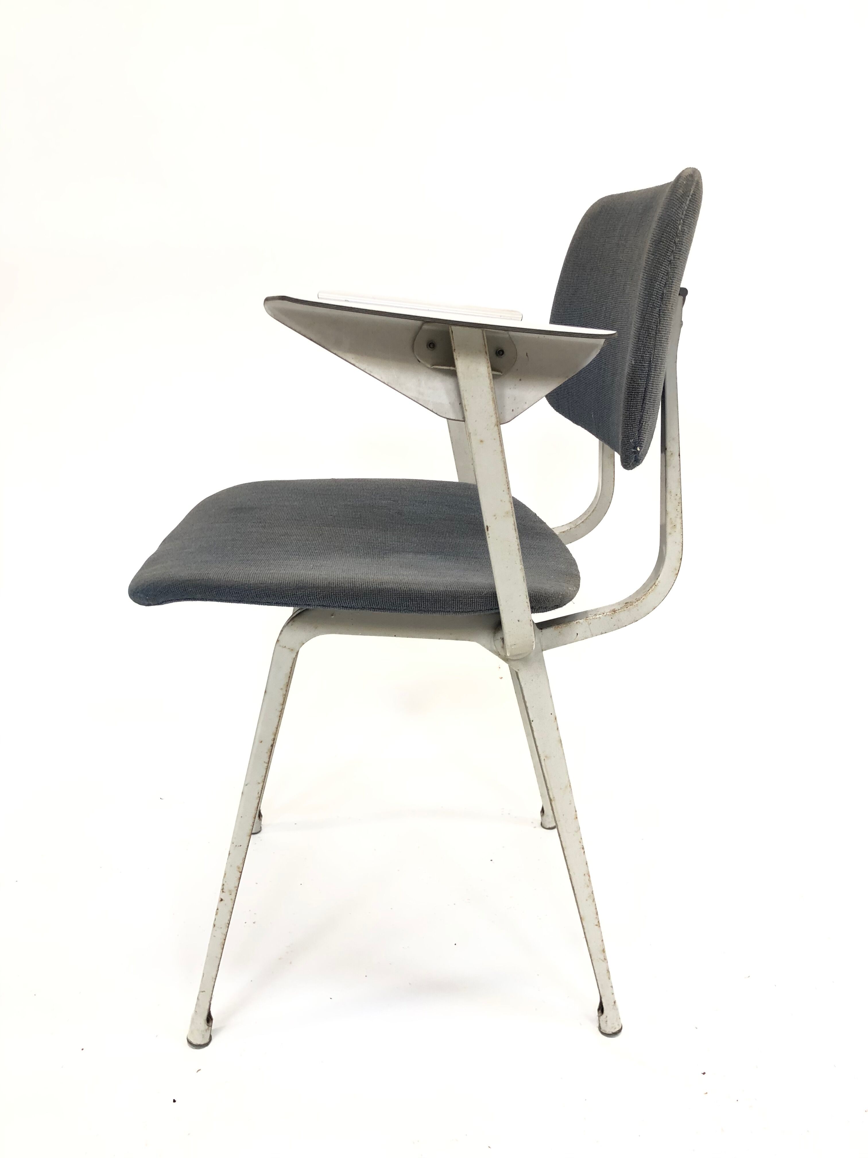 Circle Friso Kramer Revolt Ahrend vintage chair with designer armrests