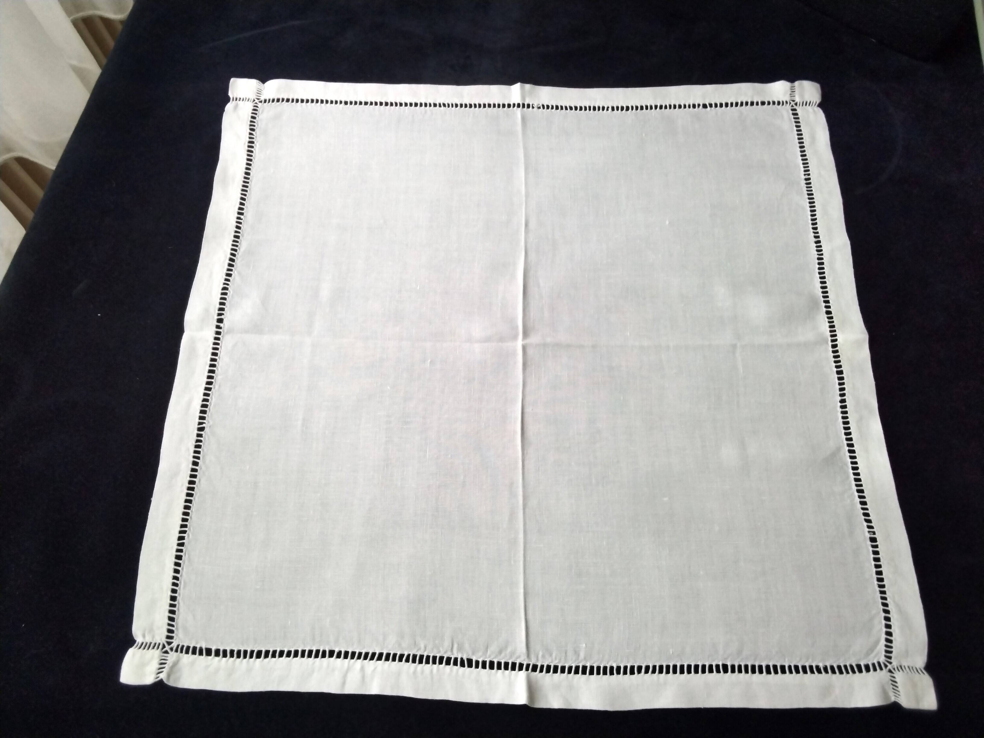 12 old white linen napkins 44.5 x 45.5 cm