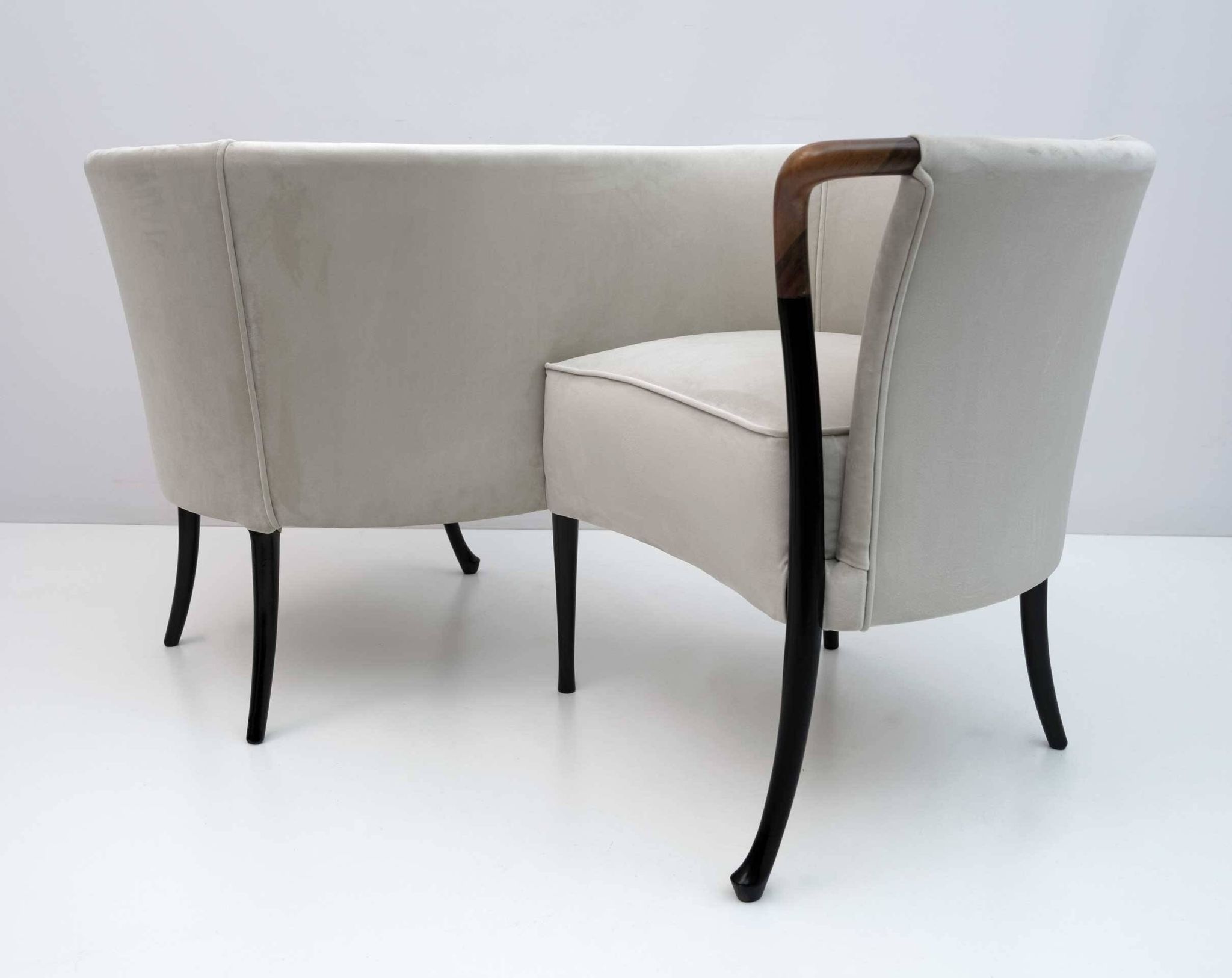 Rare Giorgetti Italian Velvet Conversation Sofa "Progetti", 1980s