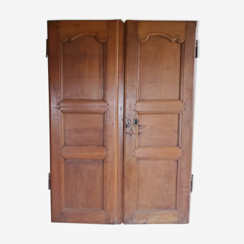 2 doors walnut cabinet façade