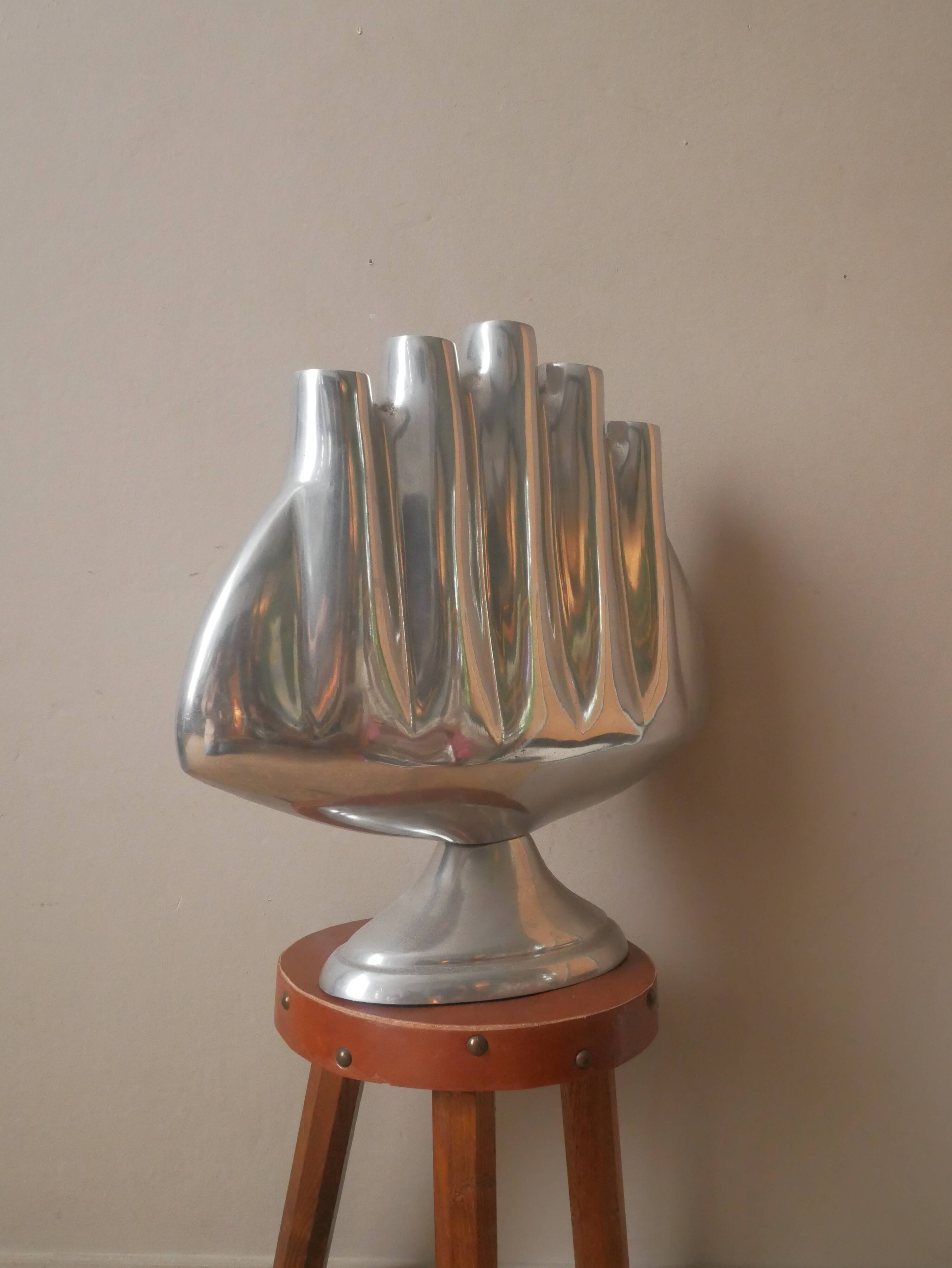 Tulip vase cast aluminum contemporary design