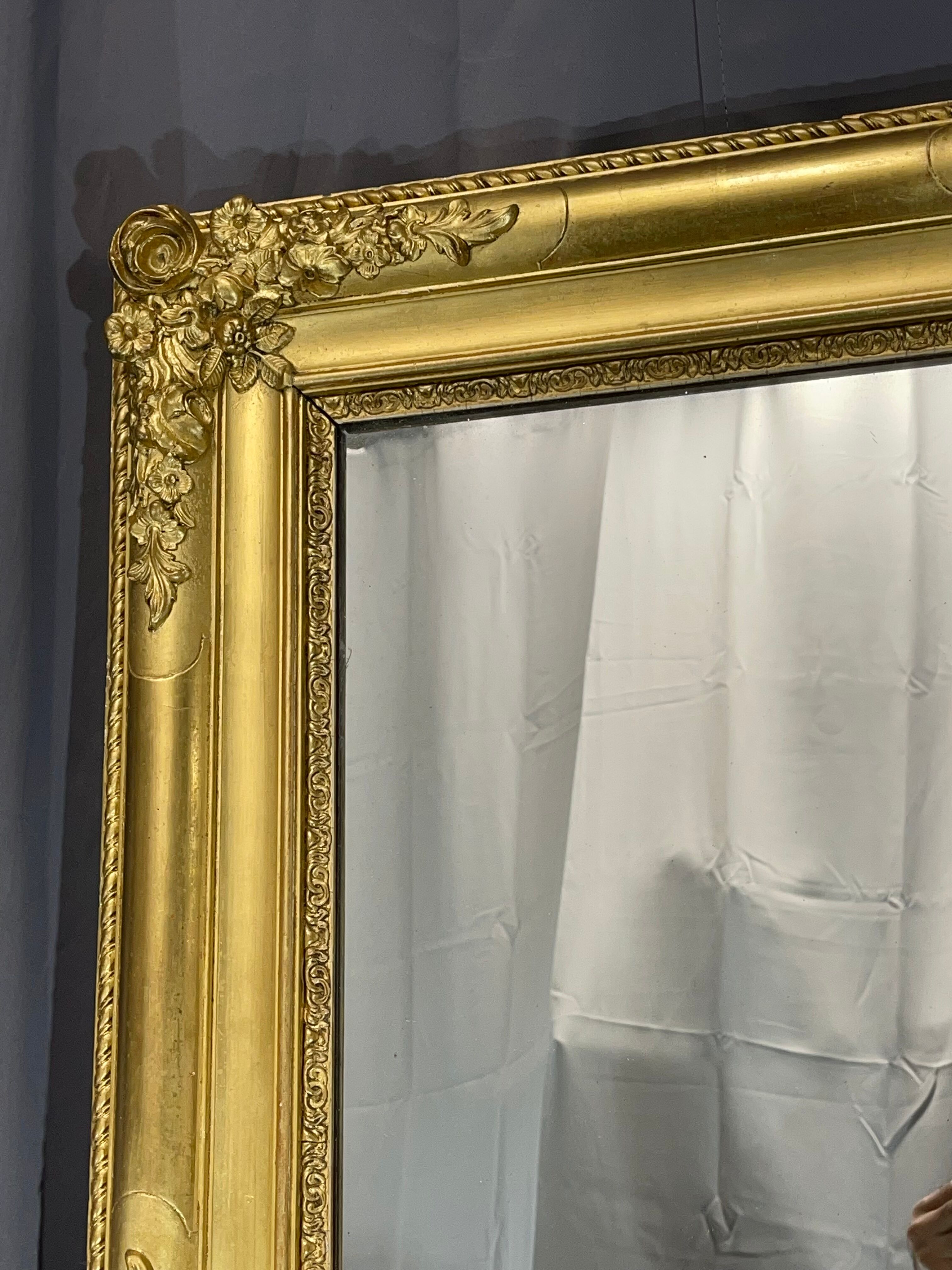 Mirror 122x96 old early nineteenth very good condition, gilding with gold leaf