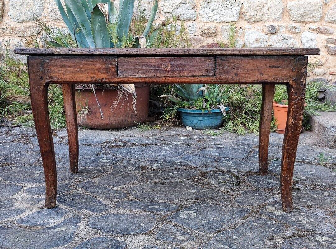 Table ancienne avec tiroir
