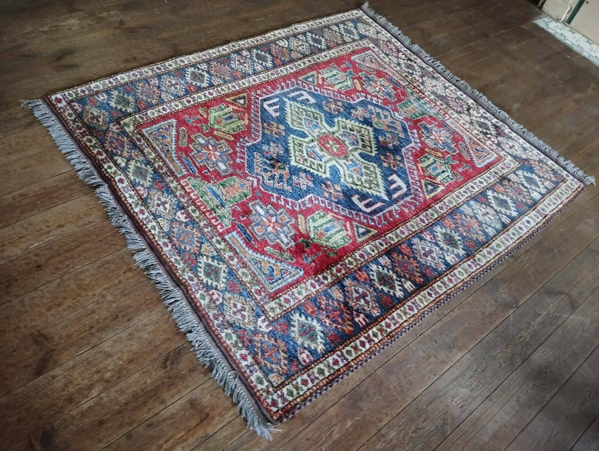 Handmade Pakistani Gazni rug 149x135cm