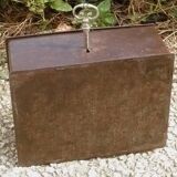 Cash register, metal safe with key