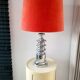 Lampe tafel vintage Star-Leuchten Köln (Allemagne de l'Ouest) chrome & fluweelrode kap